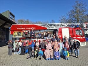 Drittklässler zu Besuch bei der Donauwörther Feuerwehr