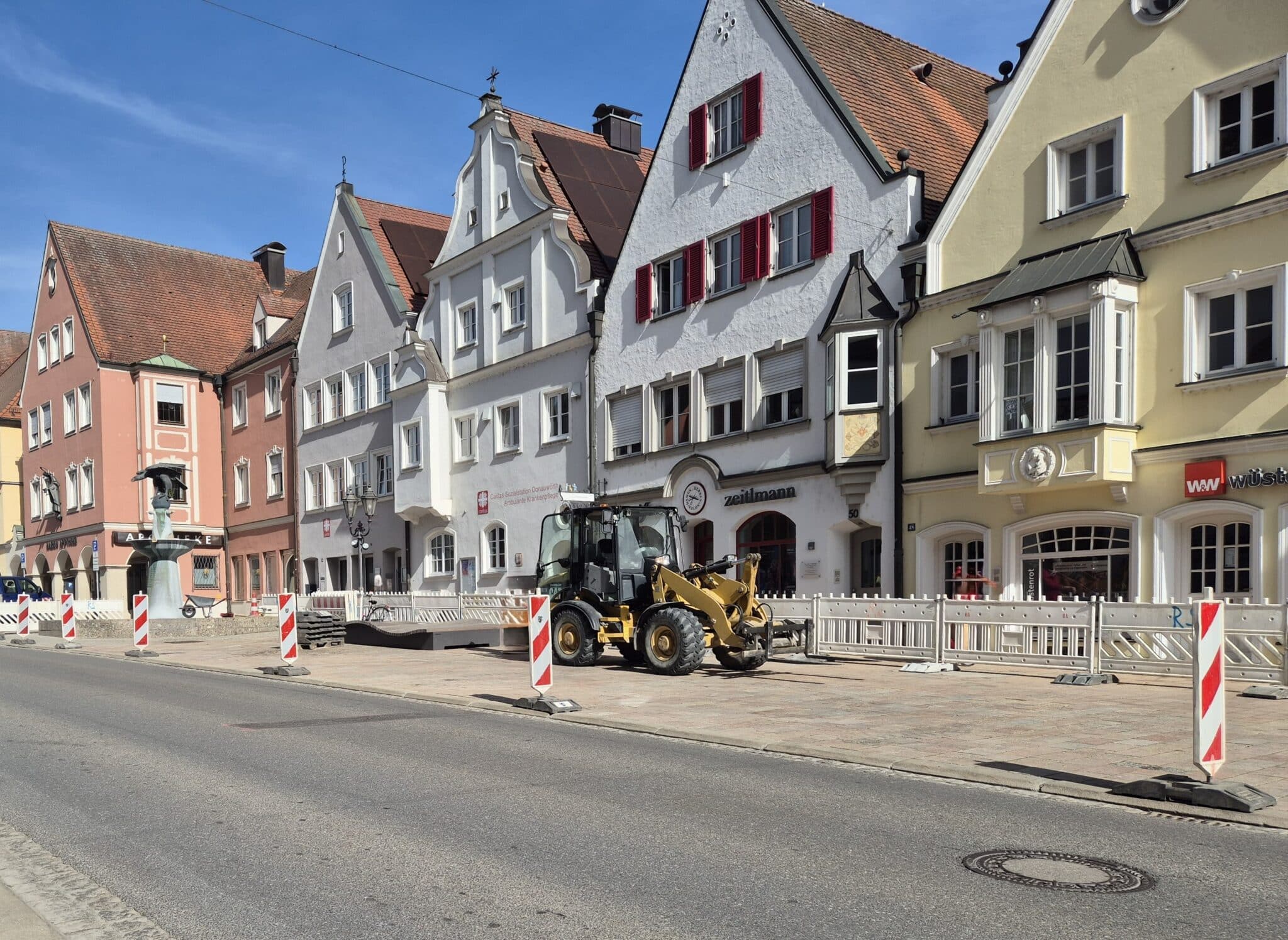 Halbseitige Straßensperrung - Umbau der Bushaltestellen Reichsstraße geht weiter