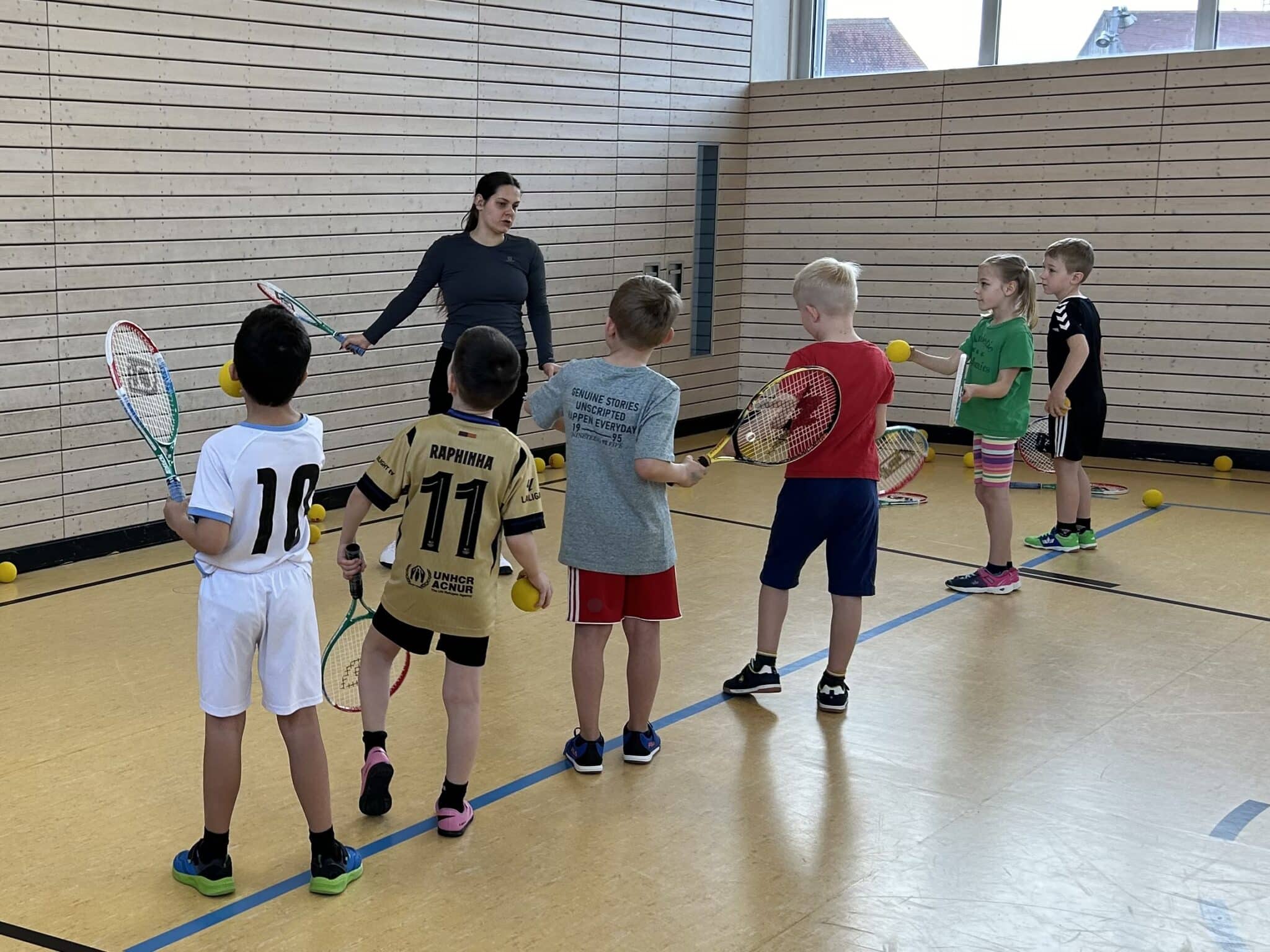 Tennis-Schnuppertraining für unsere 1. Klassen