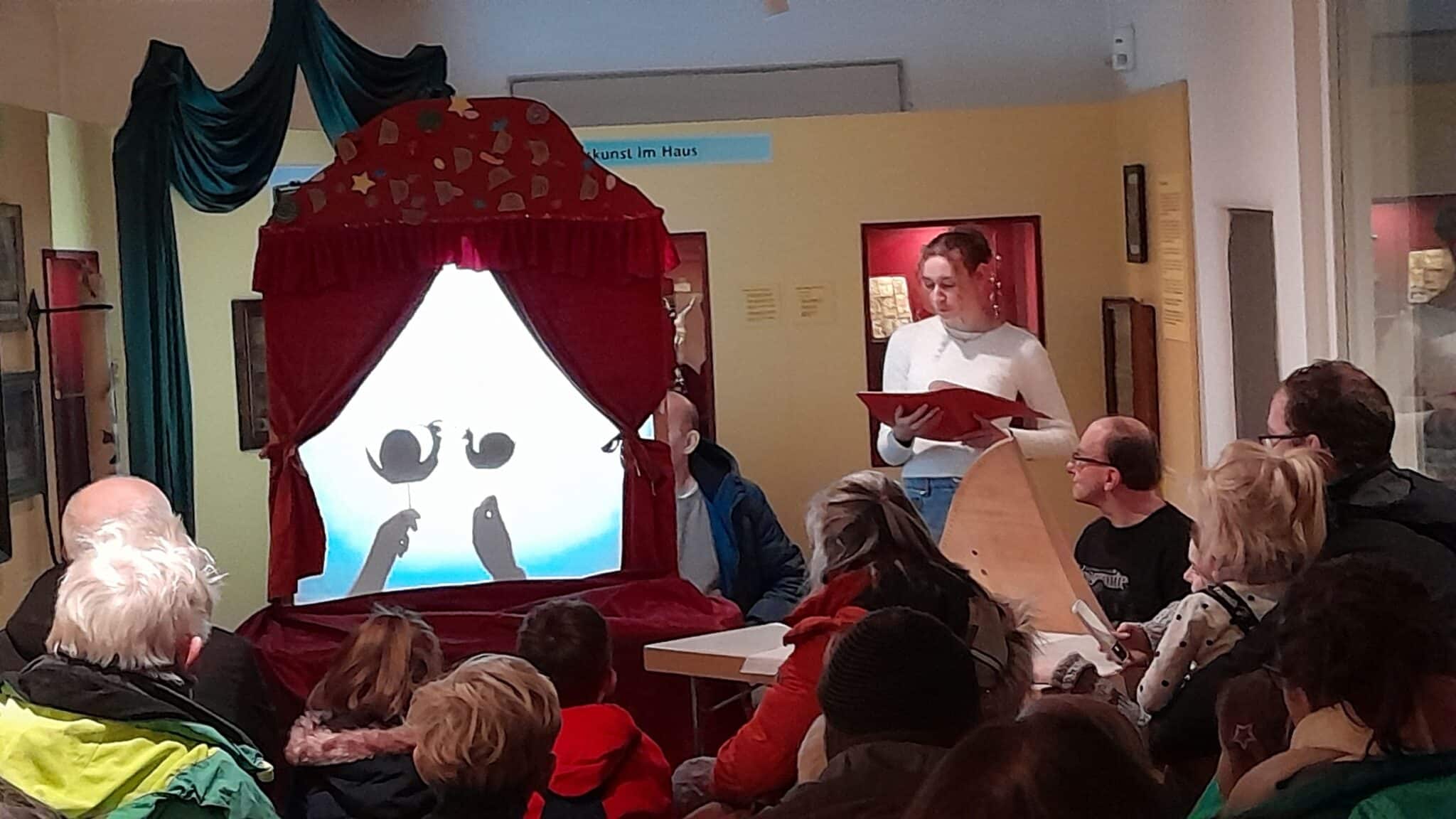 Kunsthandwerk, Kindertheater & Weihnachtswerkstatt
